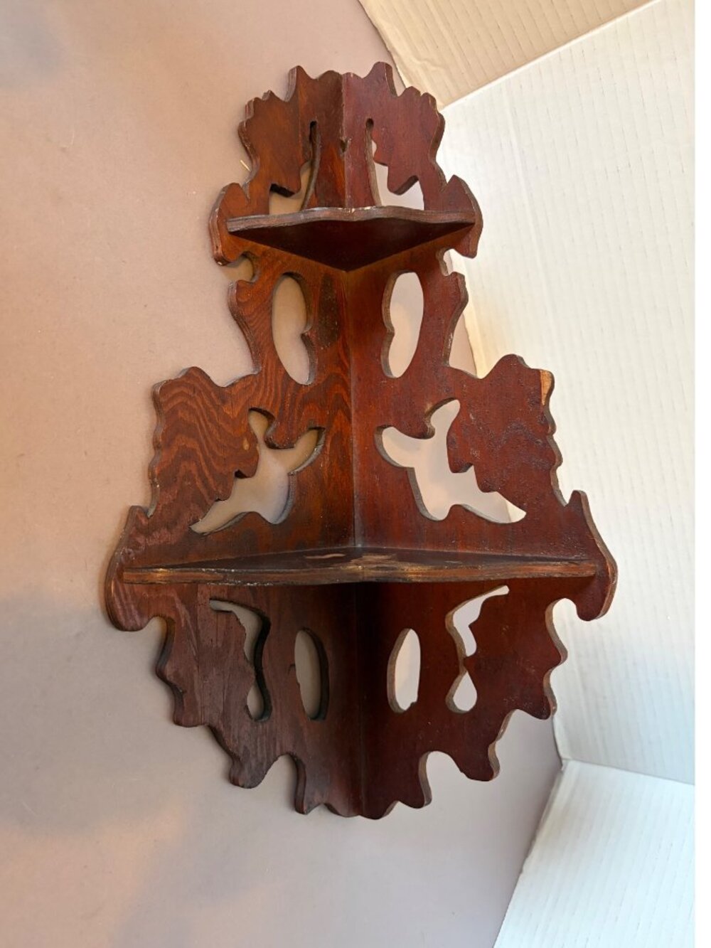 Vintage Wooden Leaf Design Corner Shelf Display 15"x6"x6"